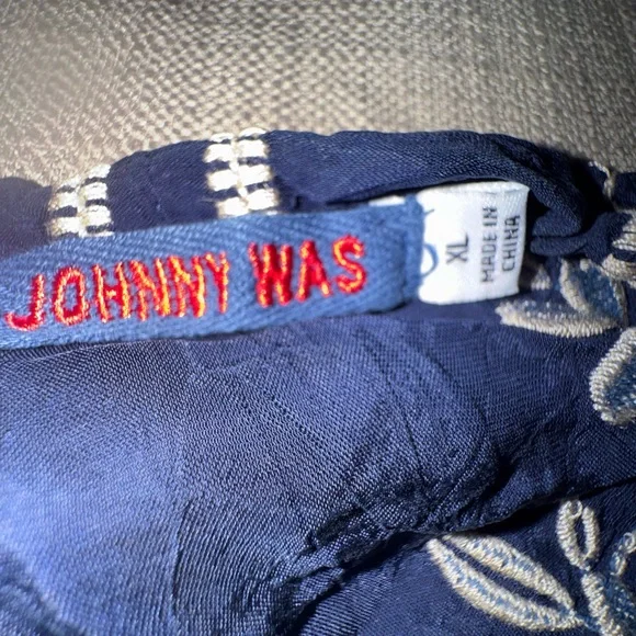 Johnny Was Navy Floral Embroidered Top - Picture 12 of 13